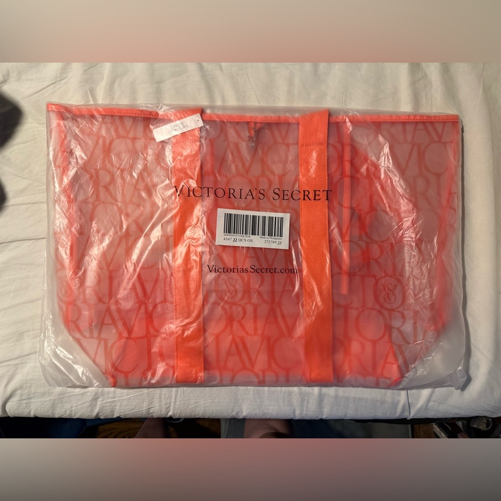 *NIB* Victoria’s Secret mesh carryall beach bag